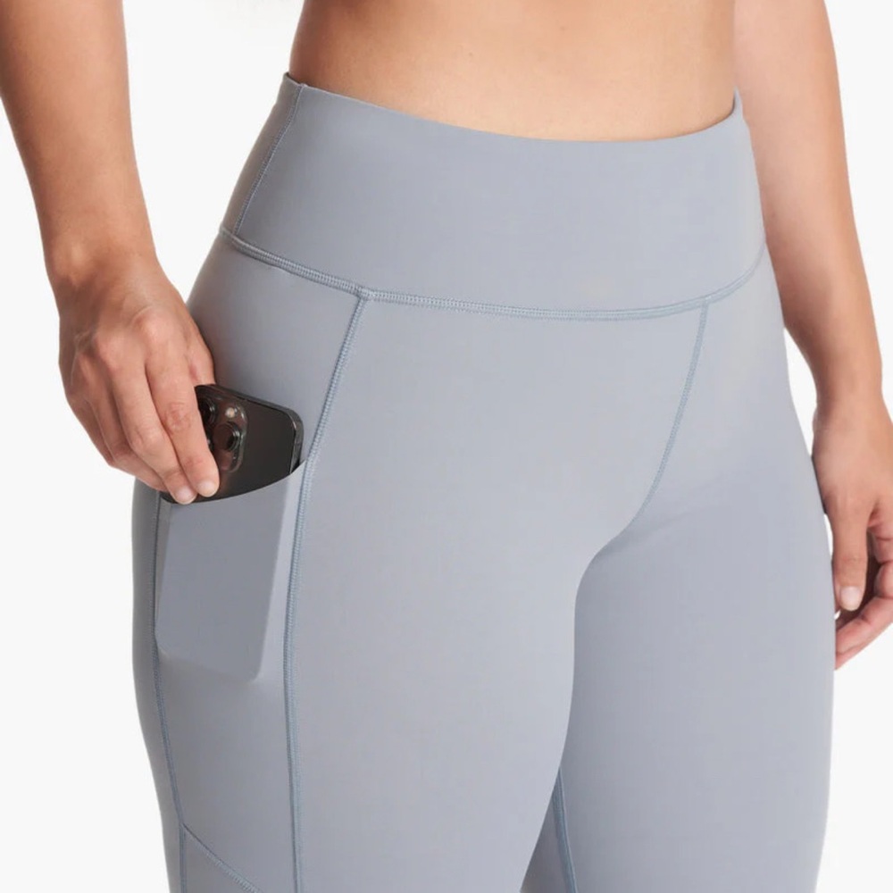 Vuori Stride Legging w/Pockets *NWT M - Picture 3 of 9